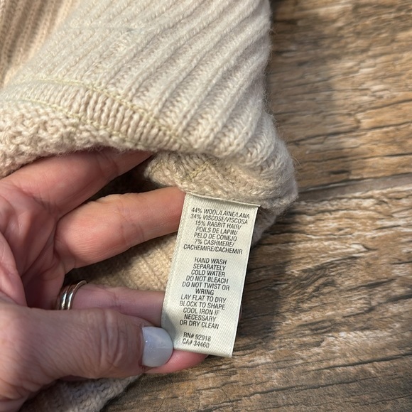 Juicy Couture Beige Cashmere wool Blend Cardigan Size Medium - Picture 4 of 5